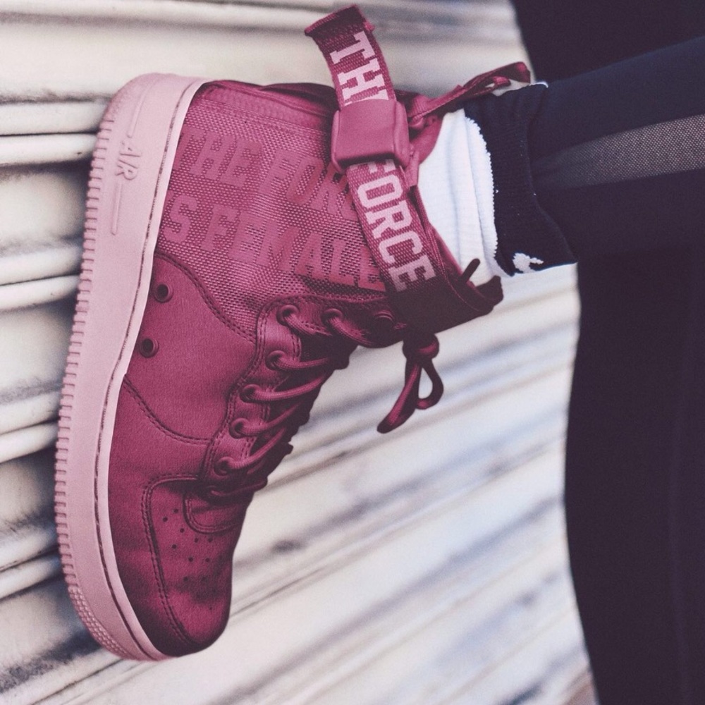 NWT Nike Rare Air Force 1 SF vintage vine